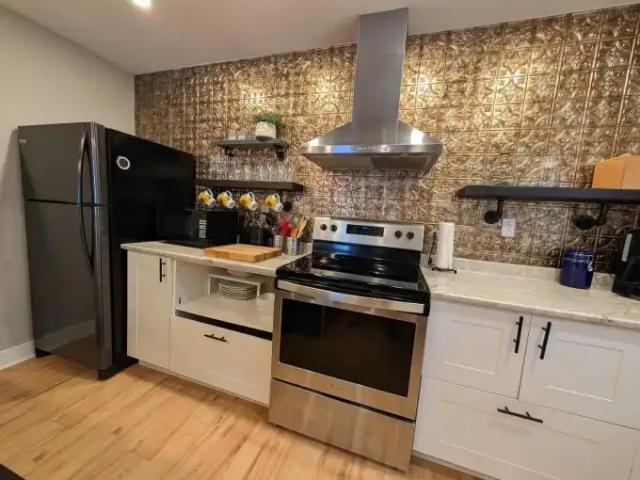 House 1.5 Bedroom For Rent Kingston ON 2195 ES103920461