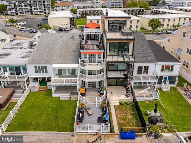 Seaside house with terrace