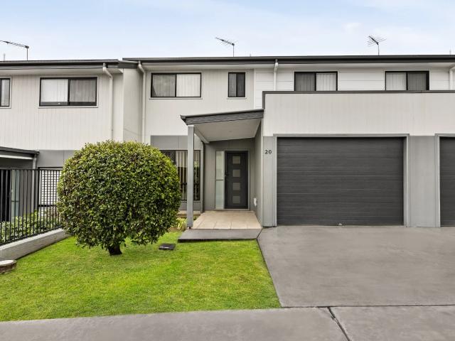 house 20/1 Emerald Place, Bridgeman Downs