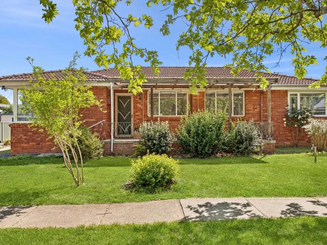 house 203 Phillip Avenue, Hackett