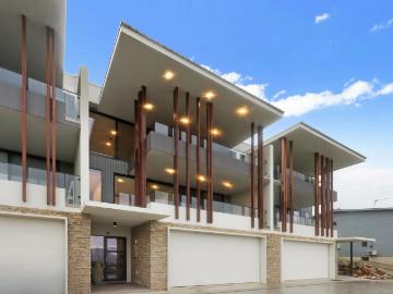 Jindabyne, Snowy River, Victoria - Balcony