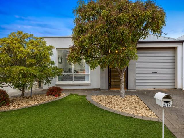 house 2/12 Dansie Crescent, Brahma Lodge