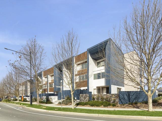 house 2/174 Gorman Drive, Googong