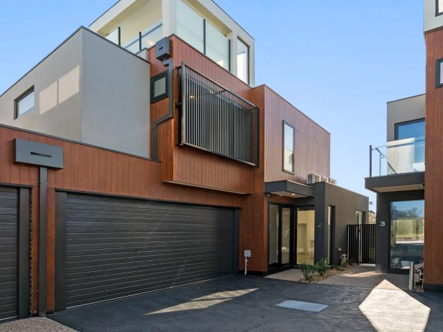house 2/187 Nepean Highway, Seaford