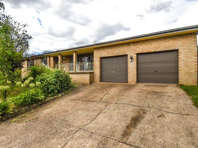 house 218 Ploughmans Lane, Orange