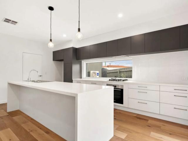 house 2/1 Van Ness Avenue, Mornington