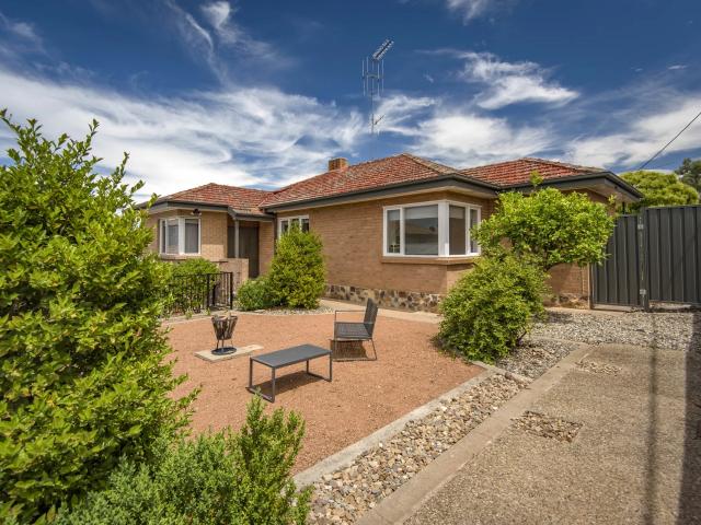 house 21 Adams Street, Queanbeyan