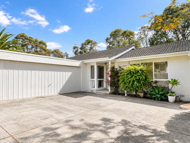 house 21a Paula Crescent, Doncaster East