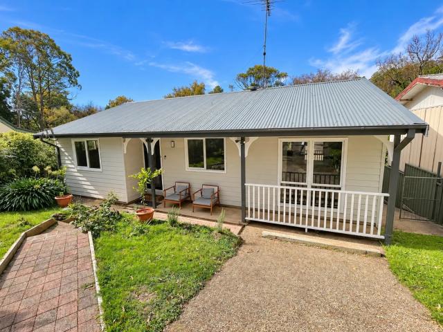 house 27 Wentworth Street, Leura