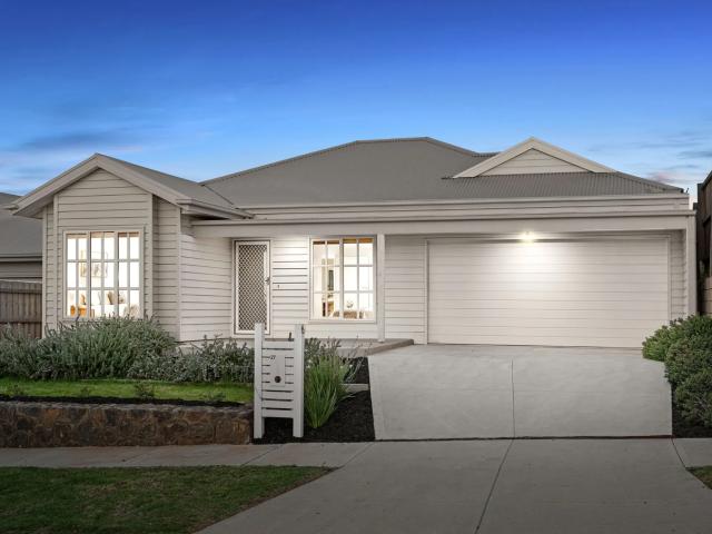 house 27 Amphitheatre Street, Eynesbury