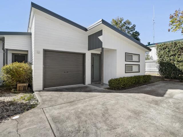 house 2/7a Hughes Close, Kurri Kurri
