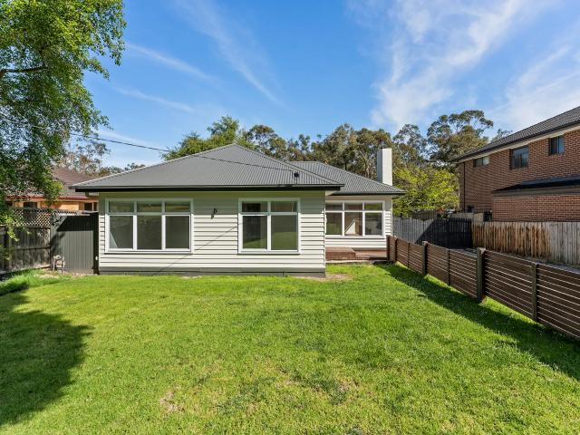 house 24 Yvonne Avenue, Croydon South