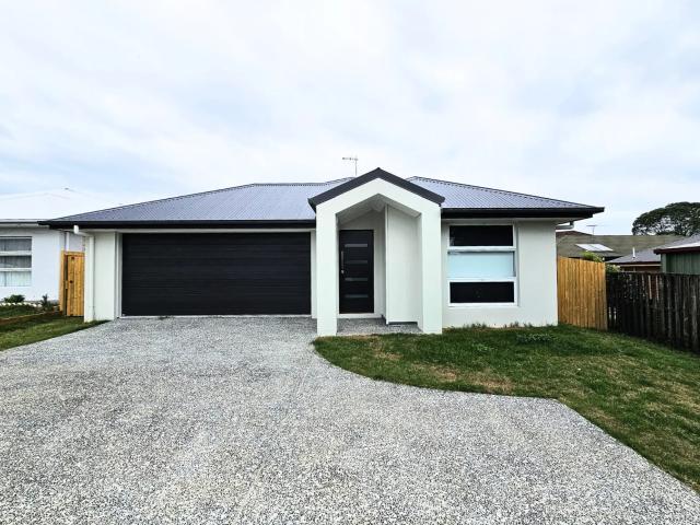 house 24 Carol Street, Morayfield