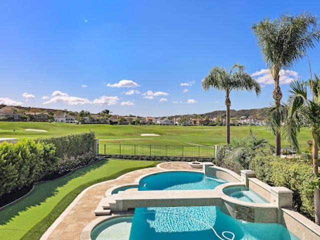 House with pool and garden