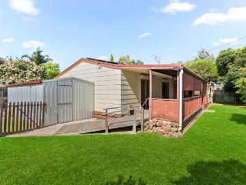 house 2 Norman Grove, Werribee South