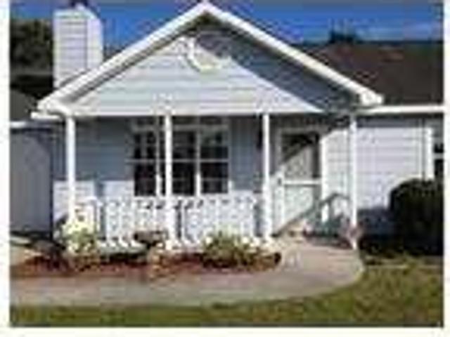 House \ 2 bathrooms \ Hubert ready to move in. $900/mo