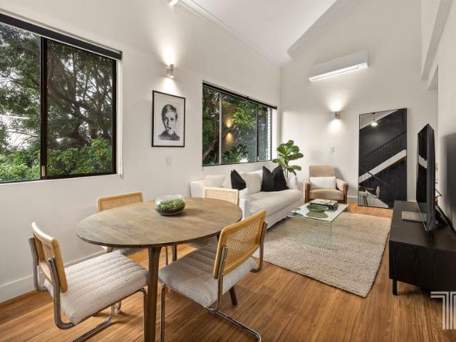 House 2 Bedroom For Rent Coorparoo QLD ES103122238