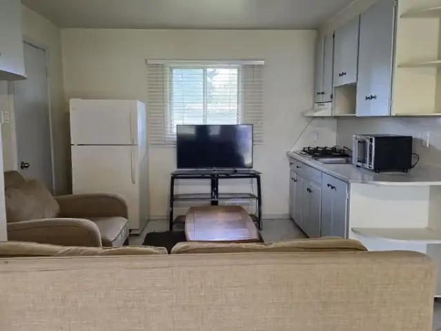 House 2 Bedroom For Rent Calgary AB 1500 ES105309549