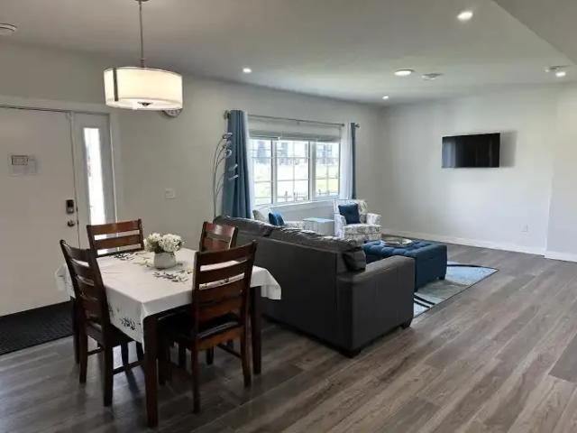 House 2 Bedroom For Rent Calgary AB 1650 ES106222938