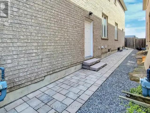 House 2 Bedroom For Rent Bradford West Gwillimbury ON 2200 ES103569156