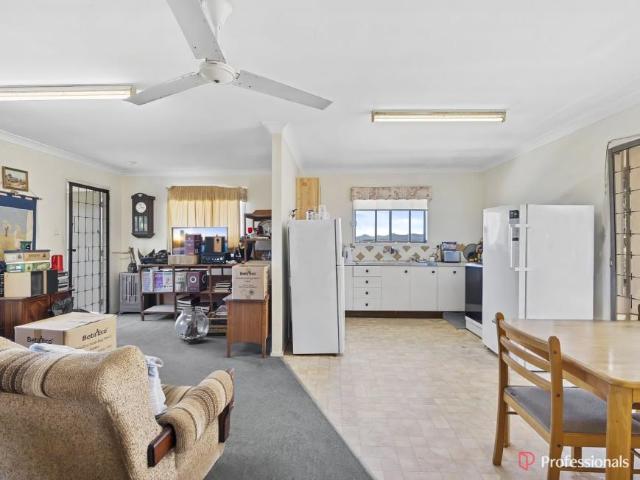 House 2 Bedroom For Rent Emu Park QLD ES105972792