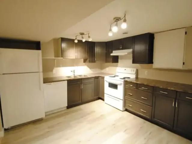 House 2 Bedroom For Rent Edmonton AB 1200 ES105359714