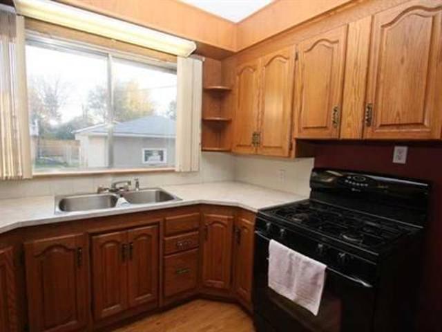 House 2 Bedroom For Rent Edmonton AB 1395 ES105308080