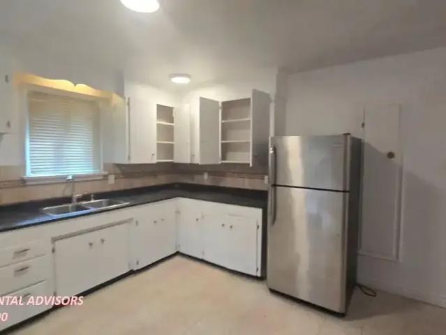 House 2 Bedroom For Rent Edmonton AB 1595 ELS105683887