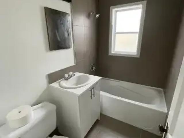House 2 Bedroom For Rent Edmonton AB 1800 ES105009040