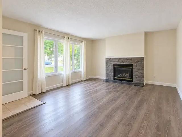House 2 Bedroom For Rent Edmonton AB 1800 ES105821801