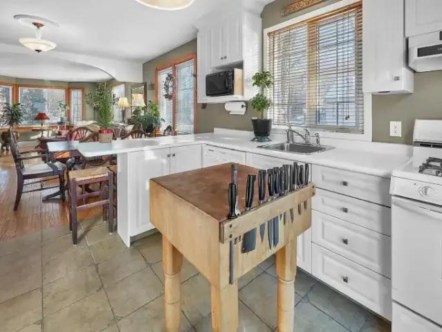 House 2 Bedroom For Rent Edmonton AB 2360 ES105337586
