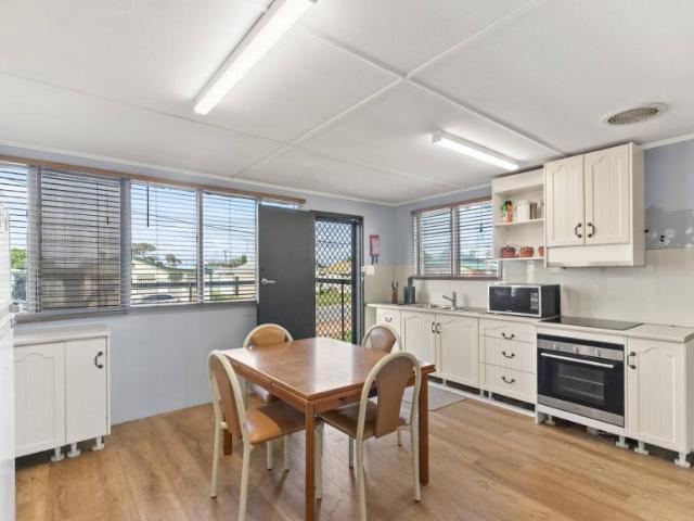 House 2 Bedroom For Rent Fisherman Bay SA 527000 ES101909210