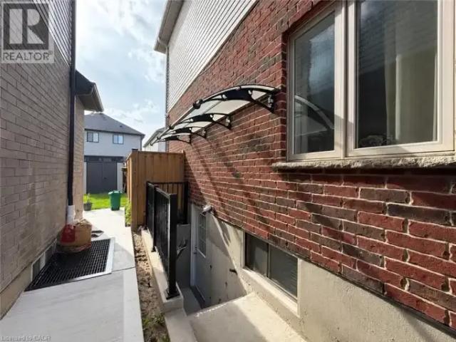 House 2 Bedroom For Rent Kitchener ON 1749 ES105467421