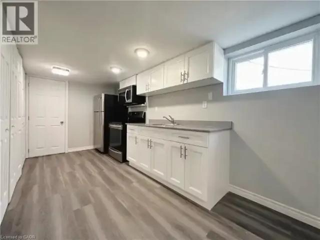 House 2 Bedroom For Rent Kitchener ON 1888 ES100443801