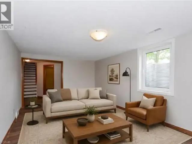 House 2 Bedroom For Rent Kitchener ON 2099 ELS105005007
