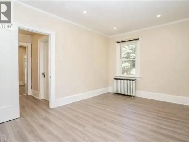 House 2 Bedroom For Rent Kitchener ON 2300 ES103487517
