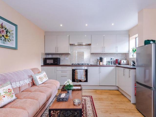 House 2 Bedroom For Rent Oldham Oldham 3651 ES103303285