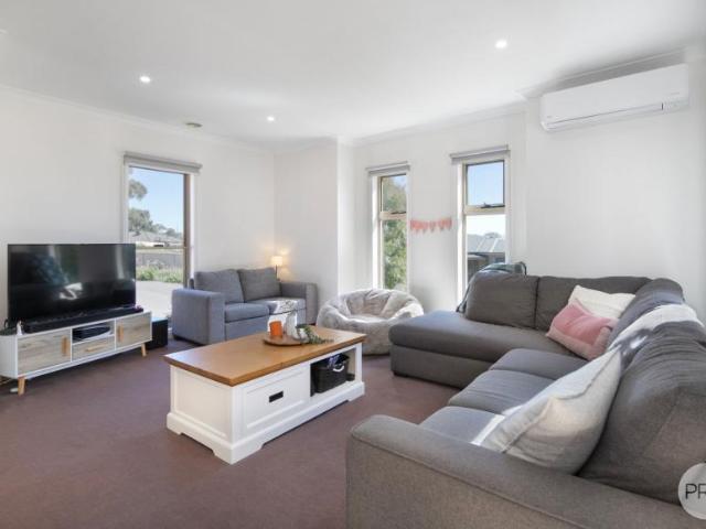 House 2 Bedroom For Rent MOUNT HELEN VIC ES106099701