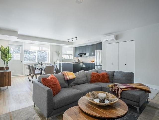 House 2 Bedroom For Rent Mont Royal QC 2250 ELS96586704