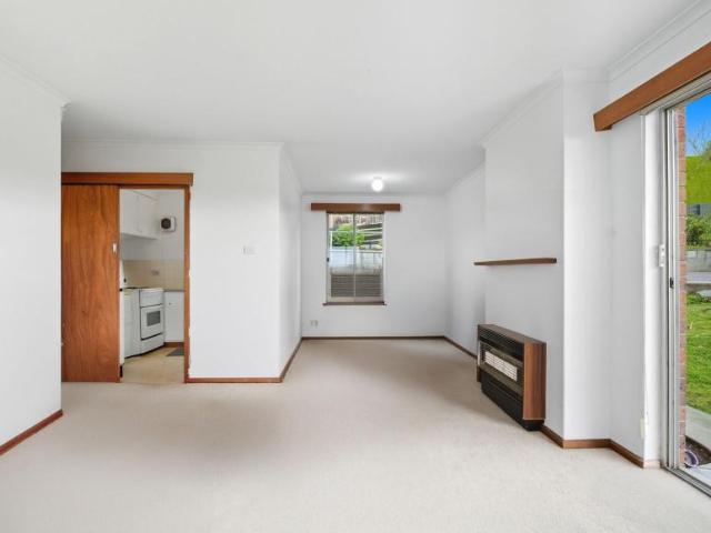 House 2 Bedroom For Rent SANDY BAY TAS 525 ES105971649