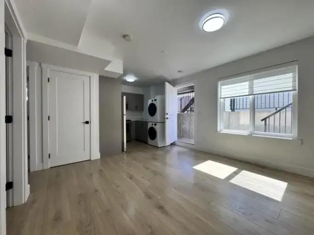 House 2 Bedroom For Rent Surrey BC 1500 ES105394938