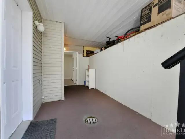 House 2 Bedroom For Rent Surrey BC 1950 ES105378369