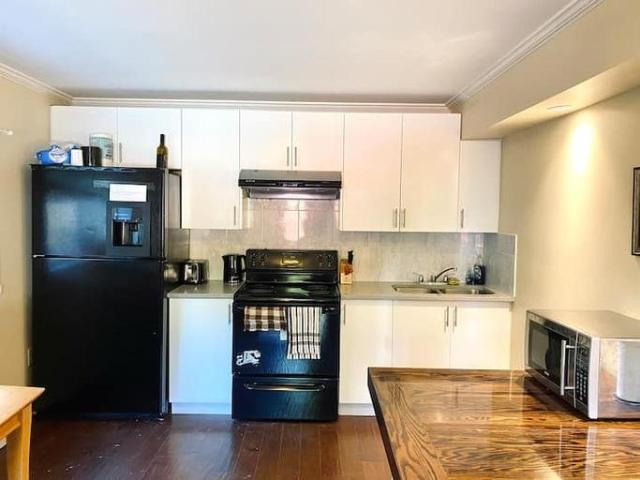House 2 Bedroom For Rent Surrey BC 2500 ES104940086