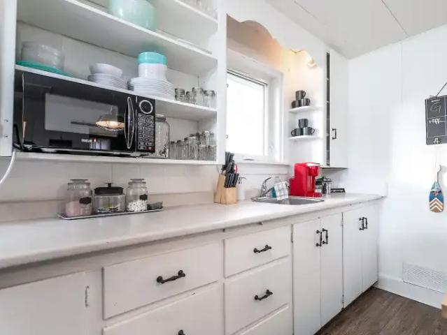 House 2 Bedroom For Rent Sylvan Lake AB 1850 ES105420779