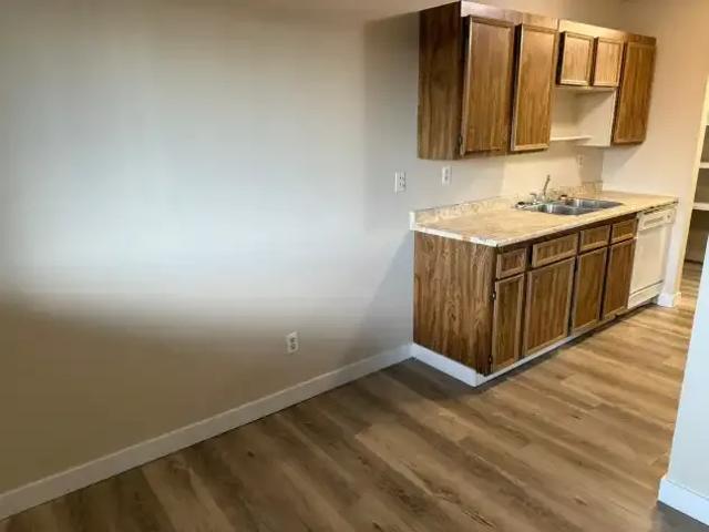House 2 Bedroom For Rent Red Deer AB 1195 ES105071722