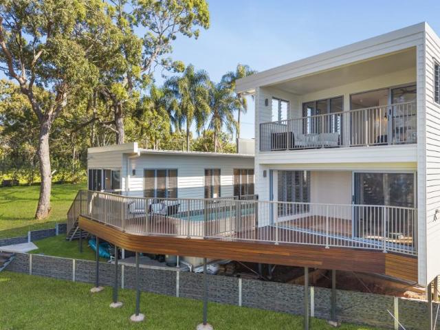 House 2 Bedroom For Rent Russell Island QLD ES105972674