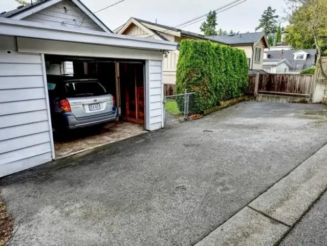 House 2 Bedroom For Rent White Rock BC 2300 ES105198596