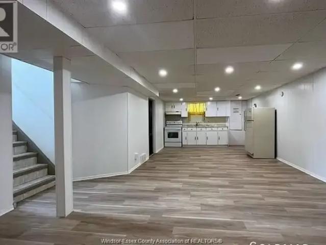 House 2 Bedroom For Rent Windsor ON 1450 ES105004829