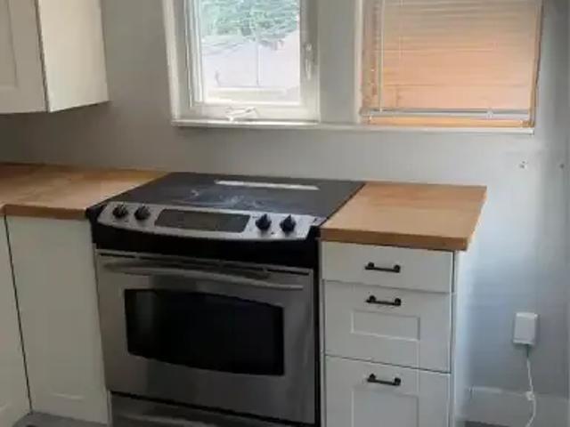 House 2 Bedroom For Rent Windsor ON 1470 ES104876981