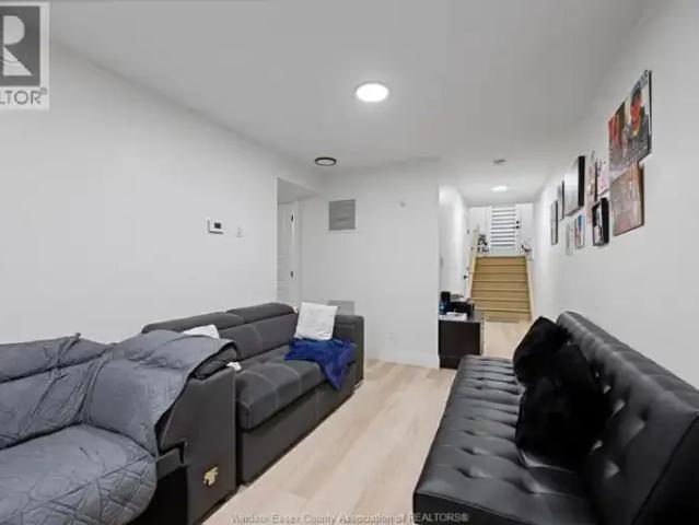 House 2 Bedroom For Rent Windsor ON 1600 ES105004712